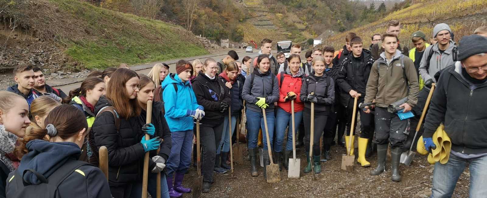 Schülerinnen und Schüler der Stiftsschule Amöneburg halfen im Ahrtal